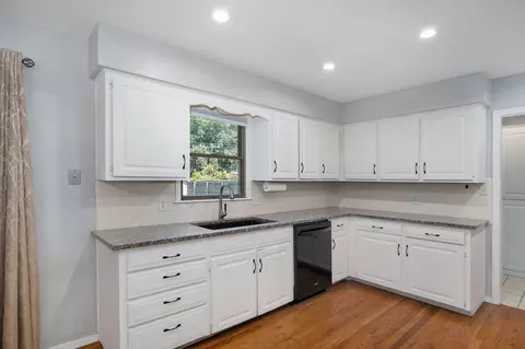 Kitchen - 2771 W Westview St, Springfield, MO 65807 photo 1 of 3