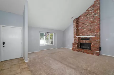 Living - 2771 W Westview St, Springfield, MO 65807 photo 2 of 4