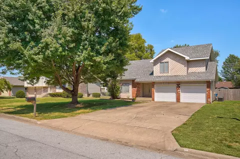 Exterior - 2771 W Westview St, Springfield, MO 65807 photo 2 of 9