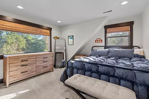 Bedroom - 29209 Station Ln, Eagle Rock, MO 65641 photo 6 of 8