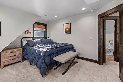 Bedroom - 29209 Station Ln, Eagle Rock, MO 65641 photo 5 of 8
