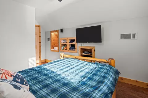 Bedroom - 29209 Station Ln, Eagle Rock, MO 65641 photo 4 of 8