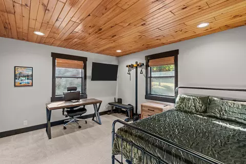 Bedroom - 29209 Station Ln, Eagle Rock, MO 65641 photo 1 of 8