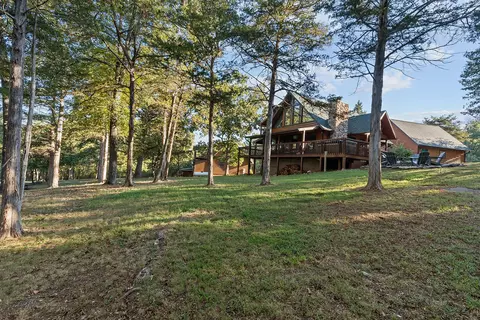 Exterior - 29209 Station Ln, Eagle Rock, MO 65641 photo 6 of 7