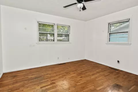 Bedroom - 1317 E Cambridge St, Springfield, MO 65804 photo 1 of 6