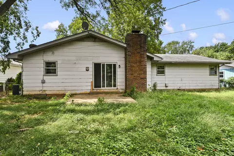 Exterior - 1317 E Cambridge St, Springfield, MO 65804 photo 3 of 5