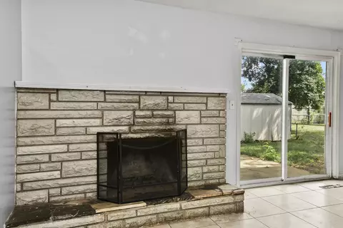 Living - 1317 E Cambridge St, Springfield, MO 65804 photo 7 of 8