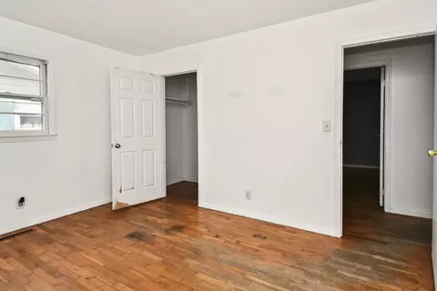 Bedroom - 1317 E Cambridge St, Springfield, MO 65804 photo 2 of 6
