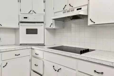 Kitchen - 1317 E Cambridge St, Springfield, MO 65804 photo 3 of 5