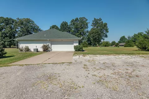 Exterior - 330 Cedar View Ln, Clever, MO 65631 photo 5 of 14