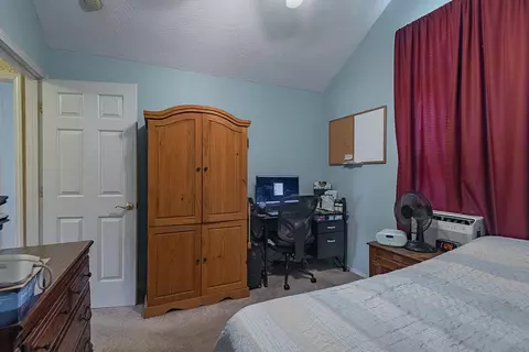 Bedroom - 330 Cedar View Ln, Clever, MO 65631 photo 5 of 7