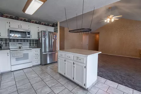 Kitchen - 330 Cedar View Ln, Clever, MO 65631 photo 3 of 4