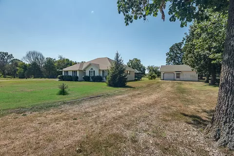 Exterior - 330 Cedar View Ln, Clever, MO 65631 photo 6 of 14