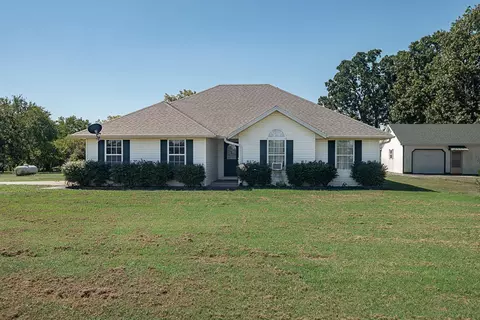 Exterior - 330 Cedar View Ln, Clever, MO 65631 photo 2 of 14