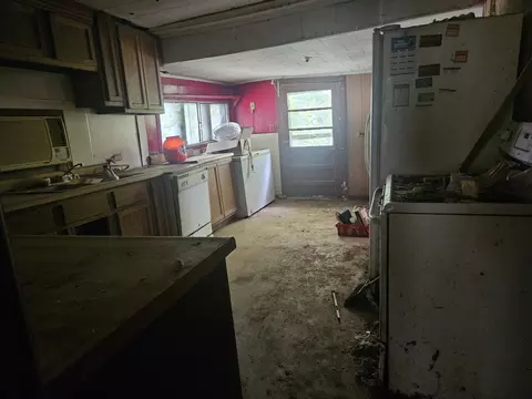 Entry Way - 17882 3rd St, Eminence, MO 65466 photo 2 of 2