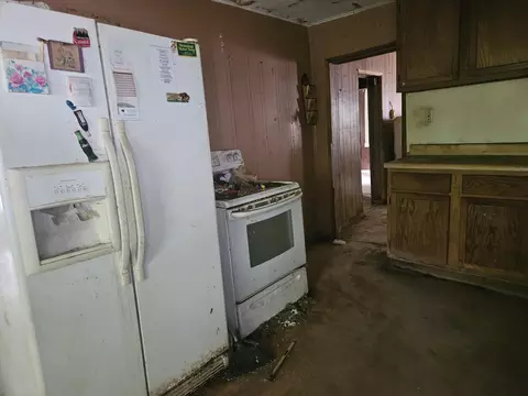 Entry Way - 17882 3rd St, Eminence, MO 65466 photo 1 of 2