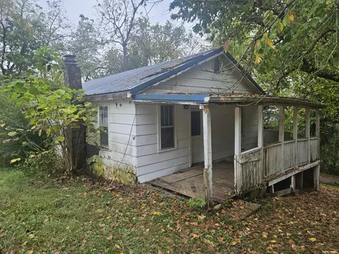 17882 3rd St, Eminence, MO 65466