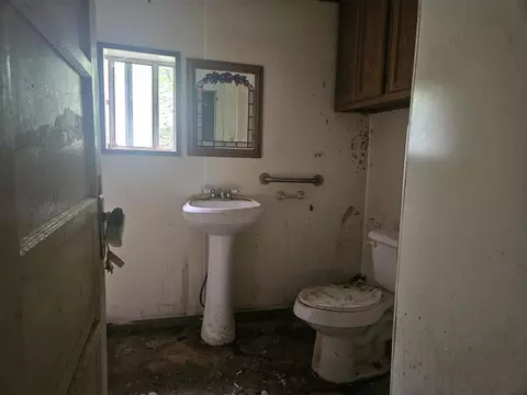 Bath - 17882 3rd St, Eminence, MO 65466 photo 1 of 1