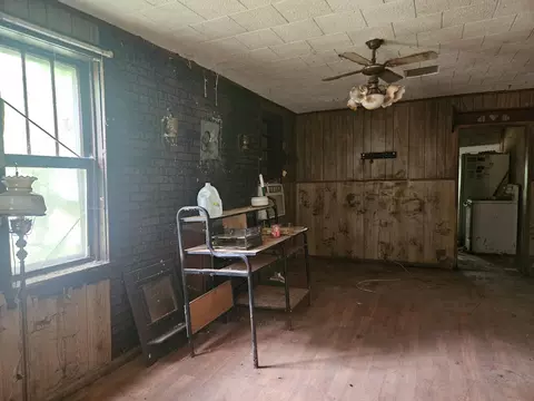 Living - 17882 3rd St, Eminence, MO 65466 photo 2 of 2