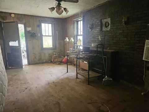 Living - 17882 3rd St, Eminence, MO 65466 photo 1 of 2