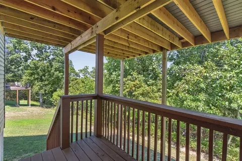 Exterior - 200 N Point Ct, Branson, MO 65616 photo 5 of 7