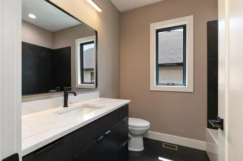 Bath - 2038 N Silver Charm Ave, Springfield, MO 65802 photo 4 of 4
