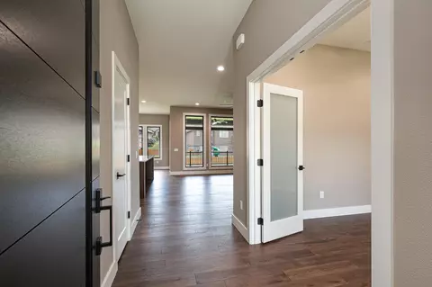 Entry Way - 2038 N Silver Charm Ave, Springfield, MO 65802 photo 1 of 2