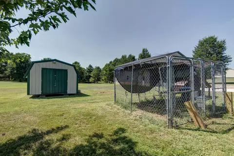 Exterior - 1433 N Emerald Hills Dr, Nixa, MO 65714 photo 7 of 11