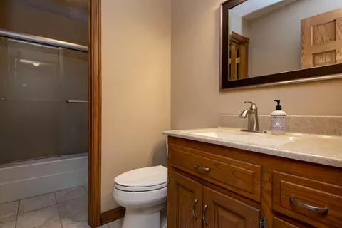 Bath - 1433 N Emerald Hills Dr, Nixa, MO 65714 photo 2 of 4