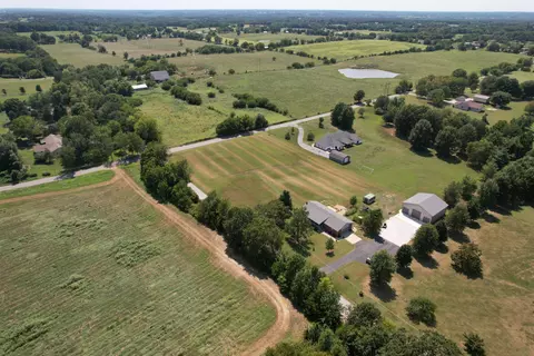 View/Area - 1433 N Emerald Hills Dr, Nixa, MO 65714 photo 2 of 15