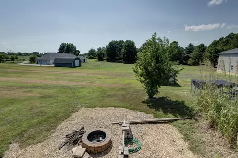 Exterior - 1433 N Emerald Hills Dr, Nixa, MO 65714 photo 8 of 11