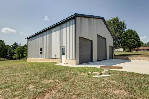 Exterior - 1433 N Emerald Hills Dr, Nixa, MO 65714 photo 10 of 11