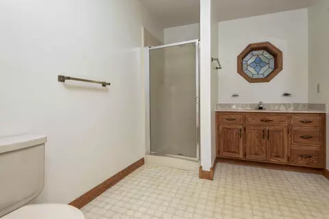 Bath - 1433 N Emerald Hills Dr, Nixa, MO 65714 photo 4 of 4