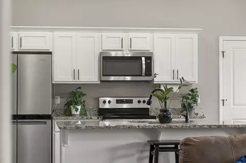 Kitchen - 456 E Melton Rd, Ozark, MO 65721 photo 3 of 4