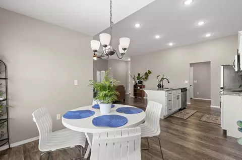 Dining - 456 E Melton Rd, Ozark, MO 65721 photo 1 of 2
