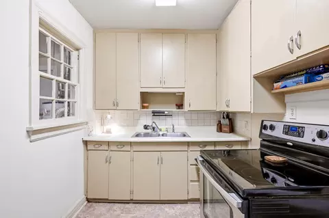 Kitchen - 1886 N Fort Ave, Springfield, MO 65803 photo 1 of 2