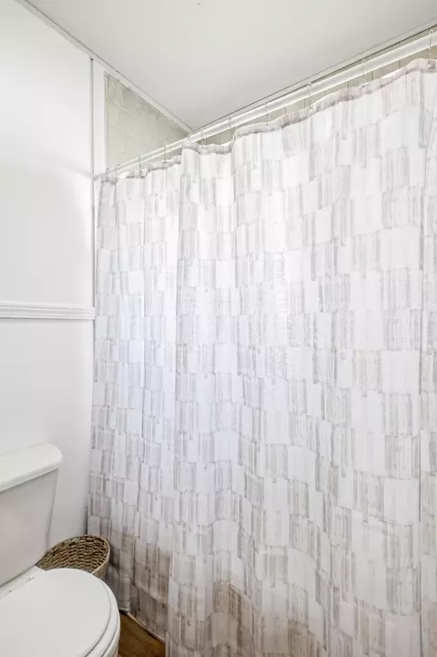 Bath - 1886 N Fort Ave, Springfield, MO 65803 photo 2 of 2