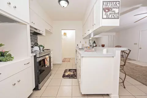 Kitchen - 2516 S Weaver Ave, Springfield, MO 65807 photo 2 of 4