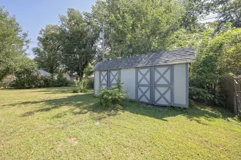 Exterior - 2516 S Weaver Ave, Springfield, MO 65807 photo 5 of 8