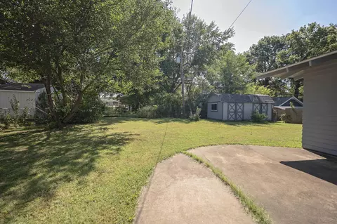 Exterior - 2516 S Weaver Ave, Springfield, MO 65807 photo 3 of 8