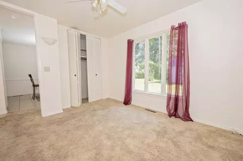 Bedroom - 2516 S Weaver Ave, Springfield, MO 65807 photo 3 of 8