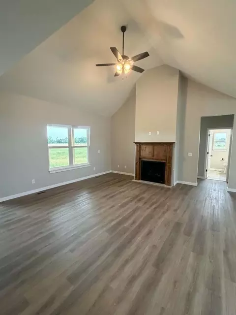 Living - 1150 Napper Rd, Billings, MO 65610 photo 2 of 4