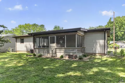 Exterior - 1112 E Mcclernon St, Springfield, MO 65803 photo 7 of 9