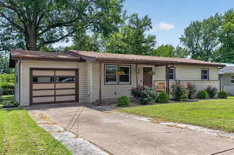 Exterior - 1112 E Mcclernon St, Springfield, MO 65803 photo 2 of 9