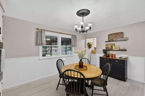 Dining - 1112 E Mcclernon St, Springfield, MO 65803 photo 1 of 2