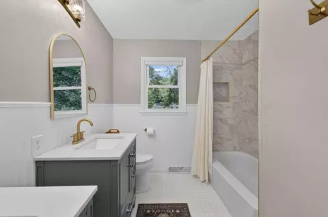 Bath - 1112 E Mcclernon St, Springfield, MO 65803 photo 1 of 3