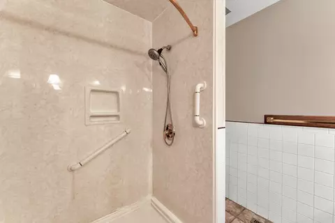Bath - 3022 E Belmont St, Springfield, MO 65802 photo 2 of 3