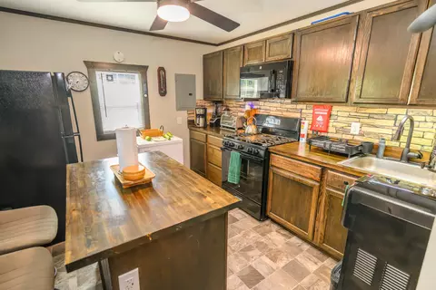 Kitchen - 286 County Road 615b, Gainesville, MO 65655 photo 1 of 4