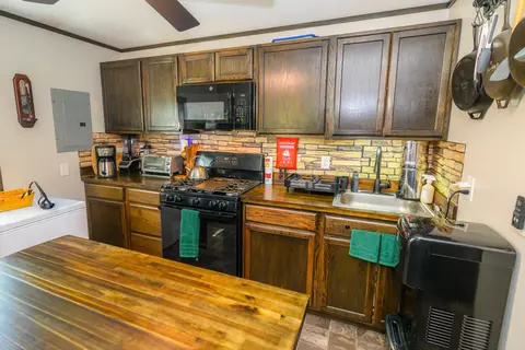 Kitchen - 286 County Road 615b, Gainesville, MO 65655 photo 3 of 4