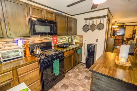 Kitchen - 286 County Road 615b, Gainesville, MO 65655 photo 4 of 4